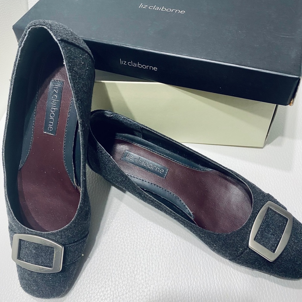 Liz Claiborne Flats size 6.5 (NEW)